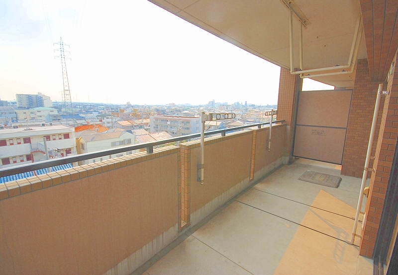 Balcony. Bal j Connie