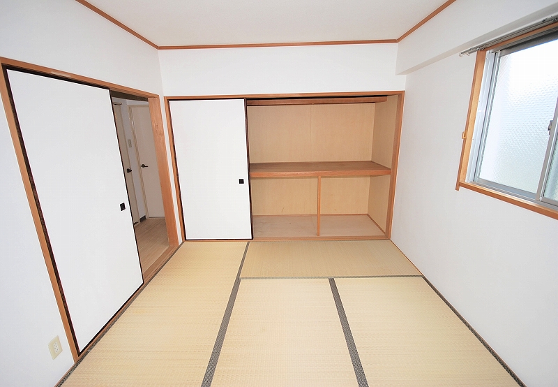 Receipt. Japanese-style closet