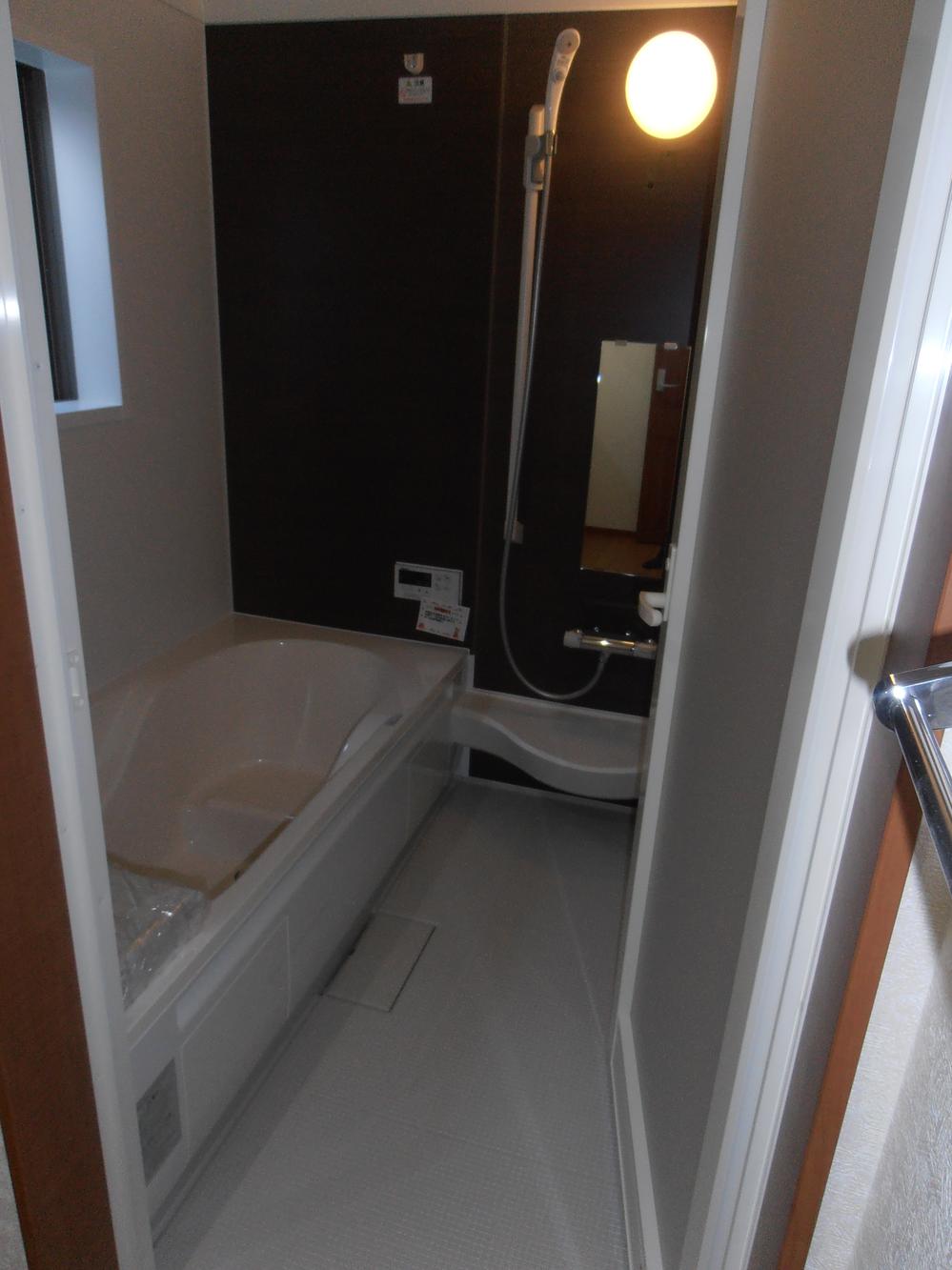 Bathroom.  ◆ bathroom