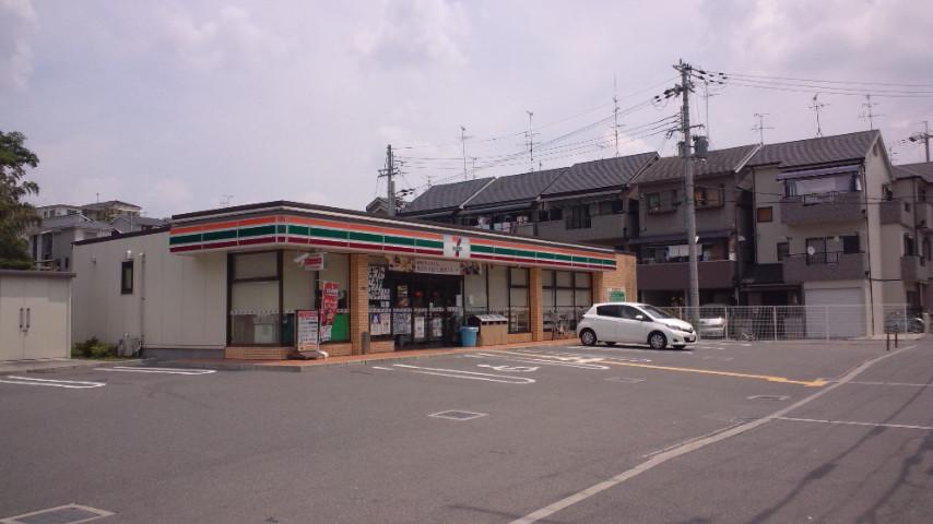 Convenience store. 442m to Seven-Eleven Neyagawa Neya shop