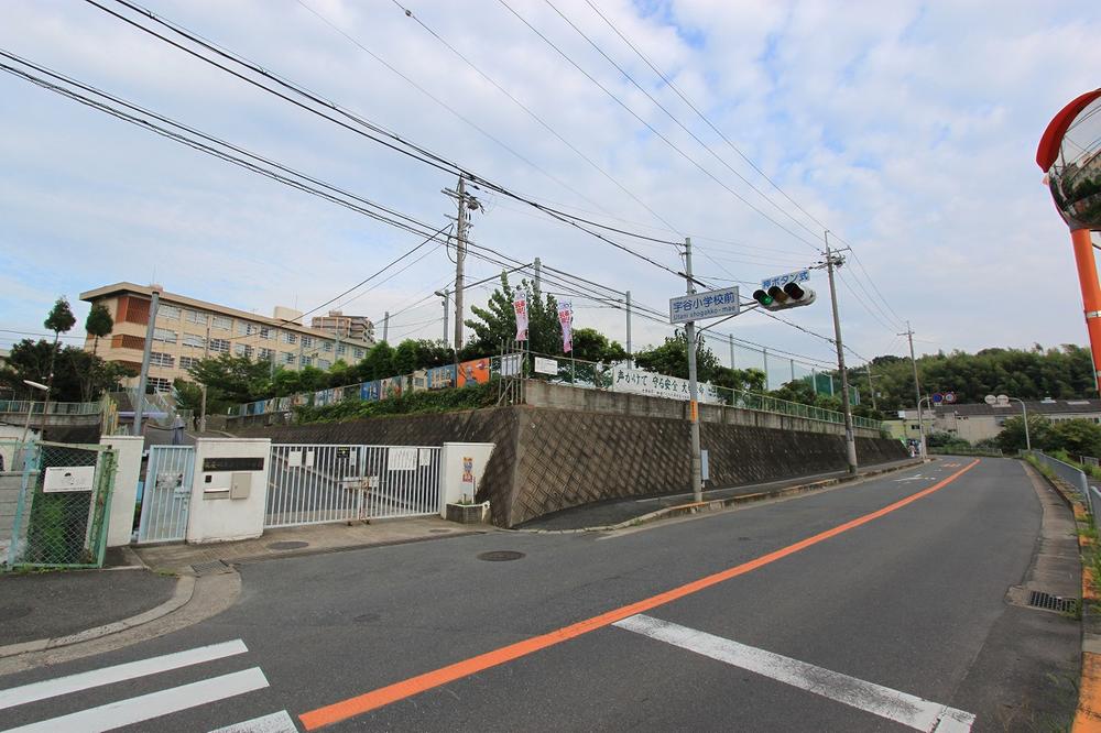 Primary school. Neyagawa Municipal Udani to elementary school 1614m