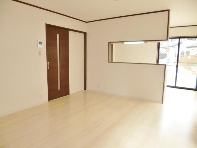 Same specifications photos (Other introspection). Same type other properties living