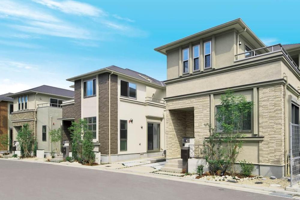 Local appearance photo. "Ha Pia Garden Neyagawa The hands of the station Koen-dori of the city, "the third phase condominium dwelling unit.