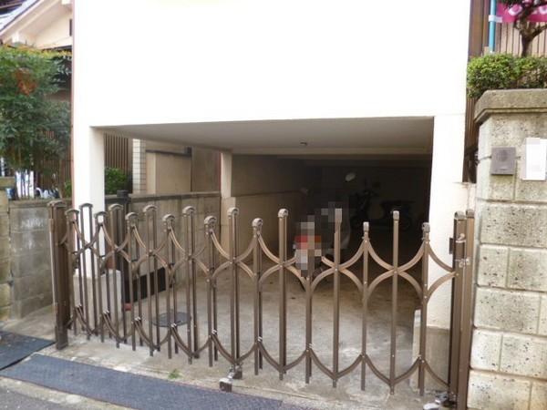 Local appearance photo.  ☆ Built-in garage
