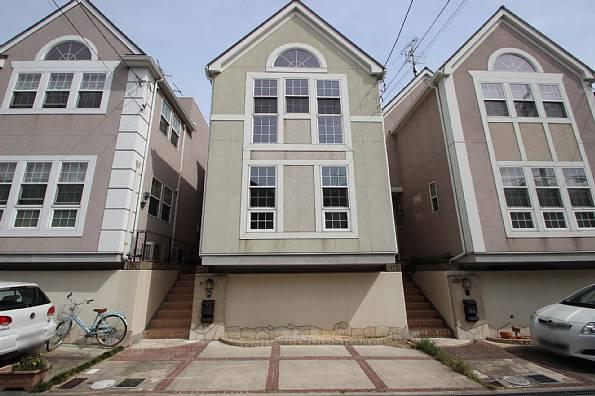 Local appearance photo. It is more open-minded properties of the window! 