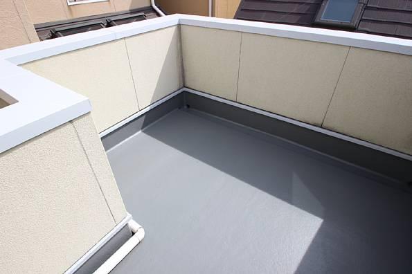 Balcony. Rooftop balcony! 