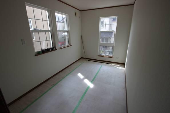 Non-living room. Good per positive Western-style! 