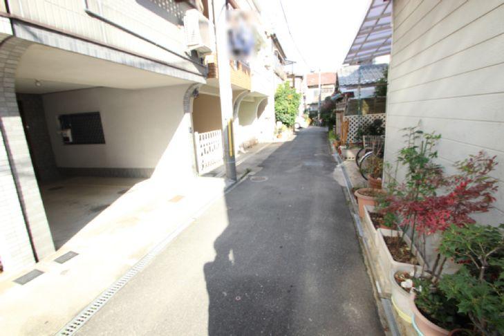 Local photos, including front road. Shooting 2013 / 12 / 22