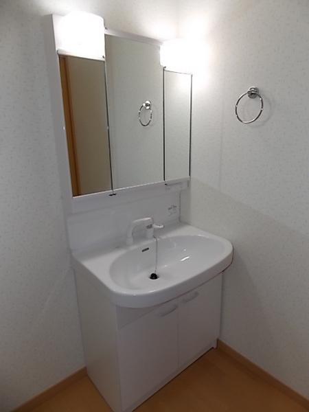 Same specifications photos (Other introspection). Vanity with excellent storage capacity and functionality