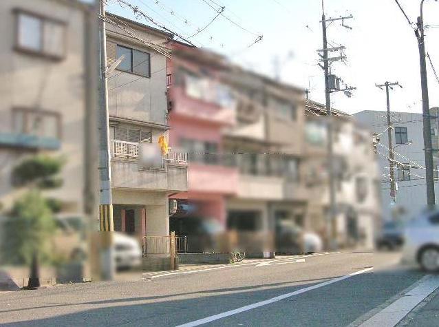 Local photos, including front road.  ◆  ◆ Parking a breeze at the front road 7,4m ◆  ◆ 