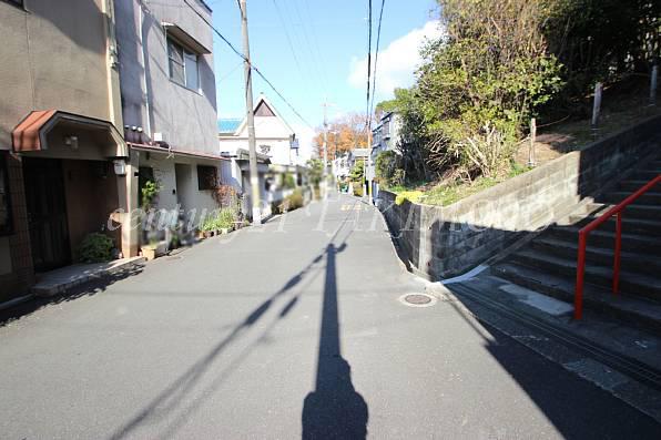 Local photos, including front road. Front road spacious 6m! 