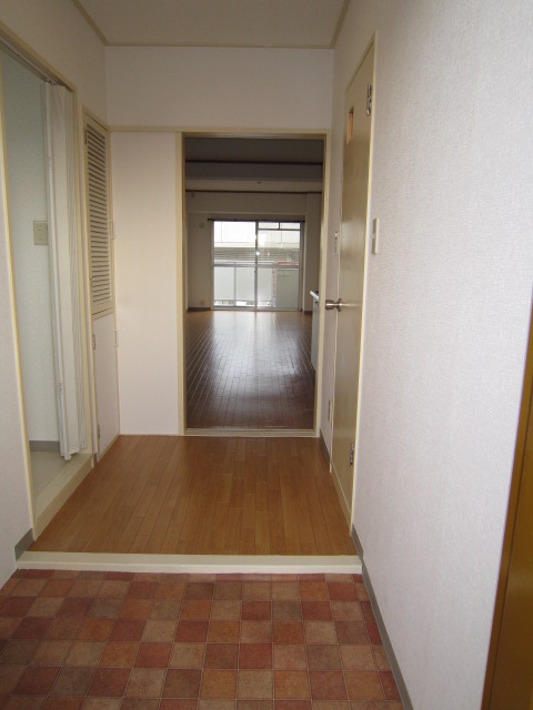 Living and room. Entrance