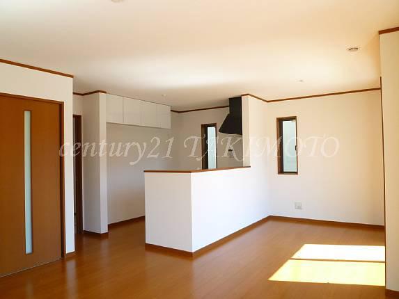 Living. Open face-to-face kitchen is a cafe-style arrangement in your favorite interior