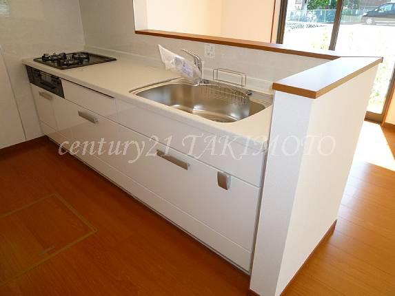 Kitchen. State-of-the-art system kitchen of all slide storage