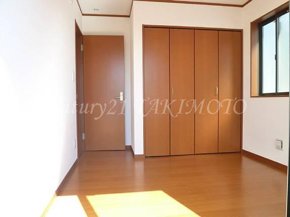 Non-living room. I wonder if the nursery is the room that led to the balcony?!