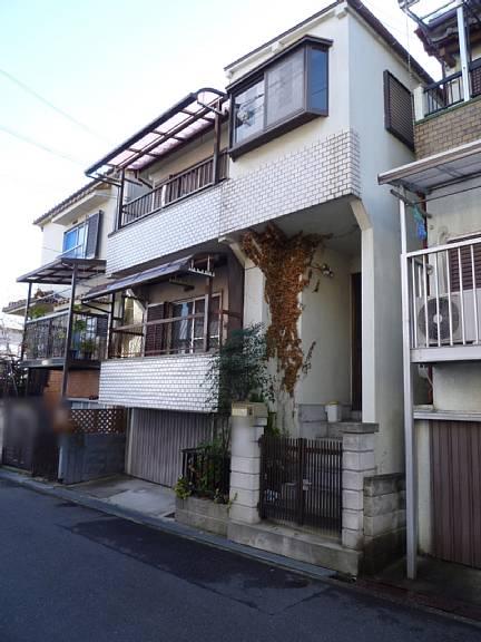 Local appearance photo. Veranda is two places! 