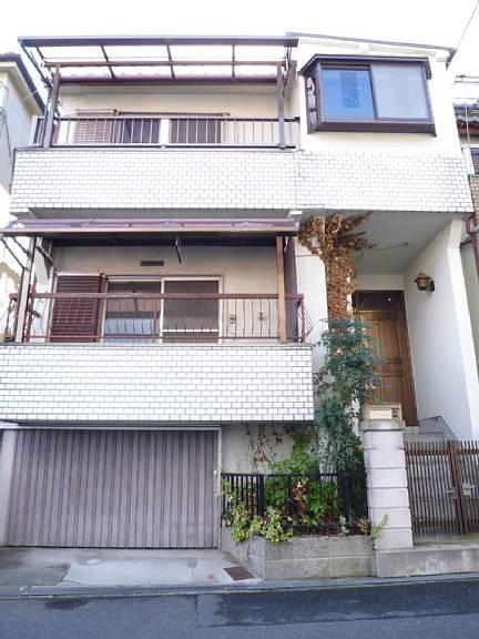 Local appearance photo. Keihan is within walking distance of "Neyagawa" station! 