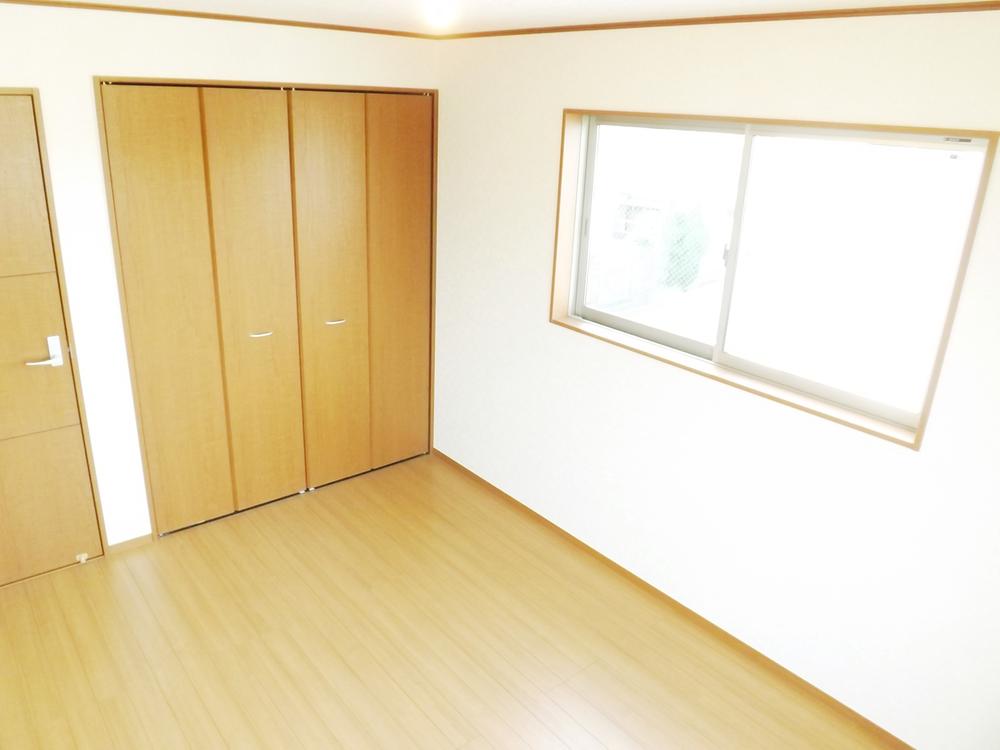 Non-living room. Local photos (Western-style)