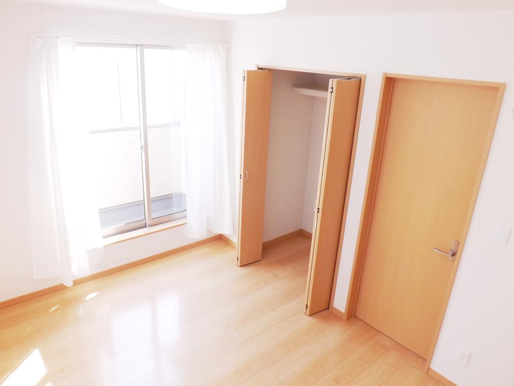 Same specifications photos (Other introspection). Same specifications photos (Western-style)