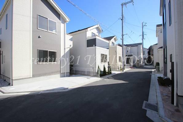 Sale already cityscape photo. All 20 compartments large subdivision of! !