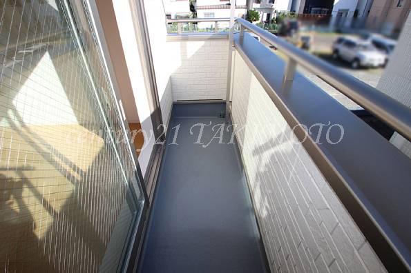 Balcony. Spacious balcony! !