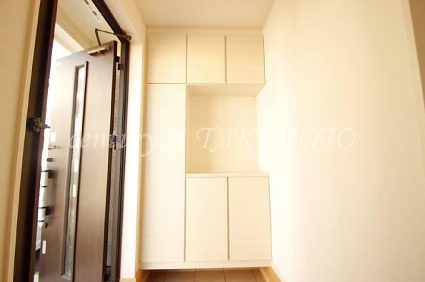 Receipt. Large shoe box standard equipment! !