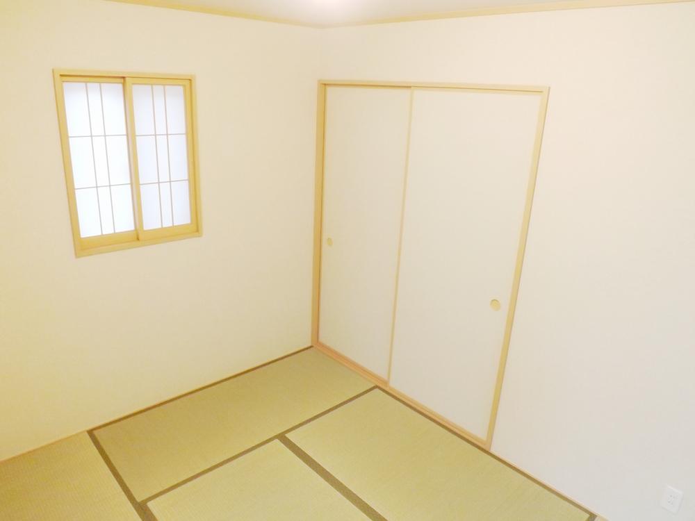 Non-living room. Local photos (Japanese-style)