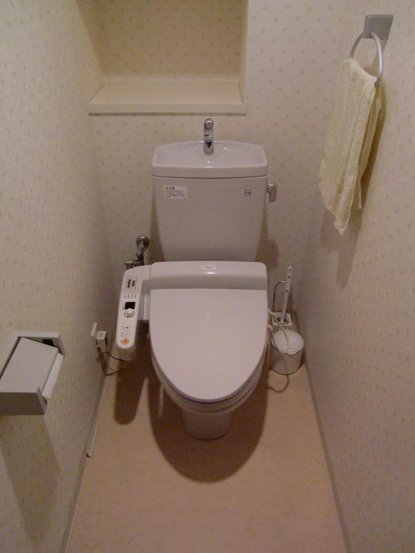 Toilet. Local (10 May 2013) Shooting