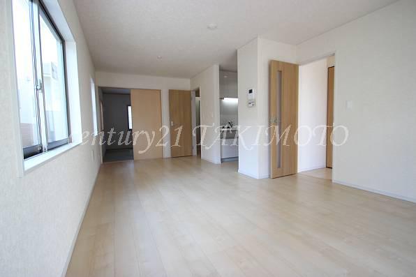 Living. The arrangement of the furniture easy to LDK! !