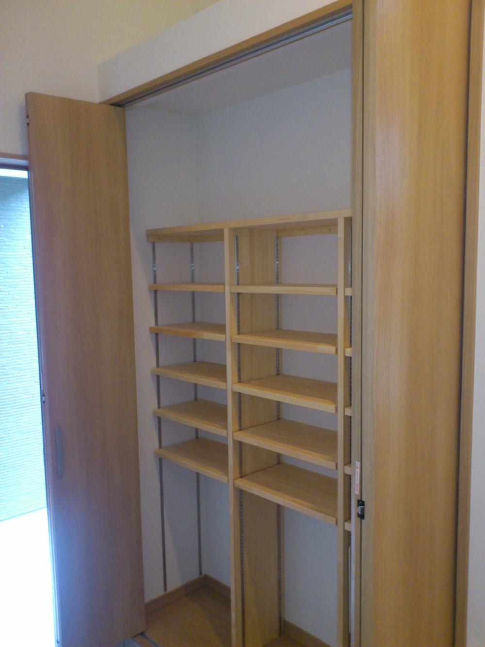 Entrance. Local (11 May 2013) Shooting