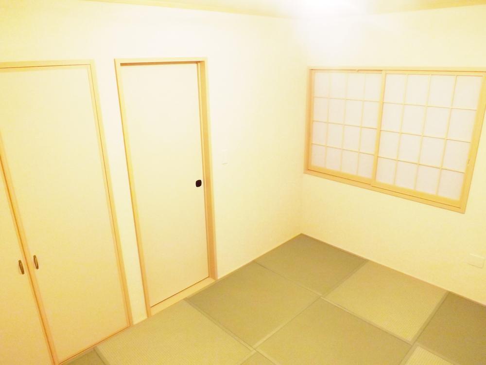 Non-living room. Local photos (Japanese-style)