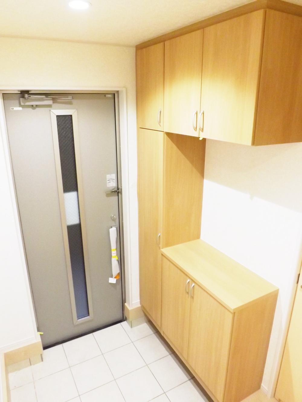 Entrance. Local photos (entrance)