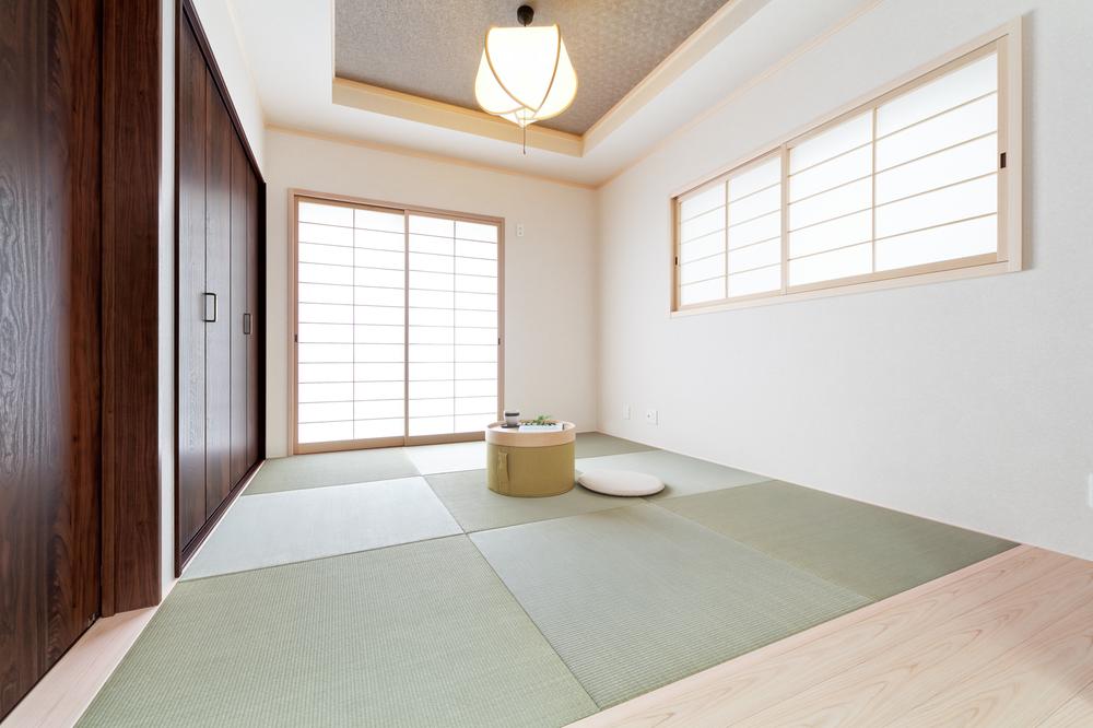 Non-living room. Dignified appearance of the Japanese-style feel of tatami gives us a relaxation.
