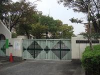 Primary school. Seventh to elementary school 889m