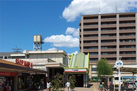 station. 2700m Kongo station to Kongo Station also bus flights Many, Early in the morning a lot of bus service runs.
