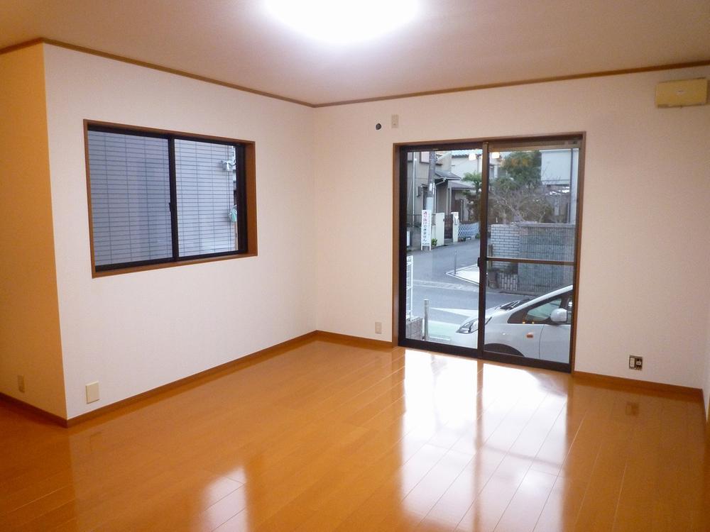 Living. Indoor (12 May 2012) shooting