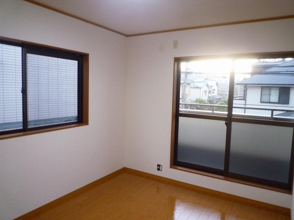 Non-living room. Indoor (12 May 2012) shooting