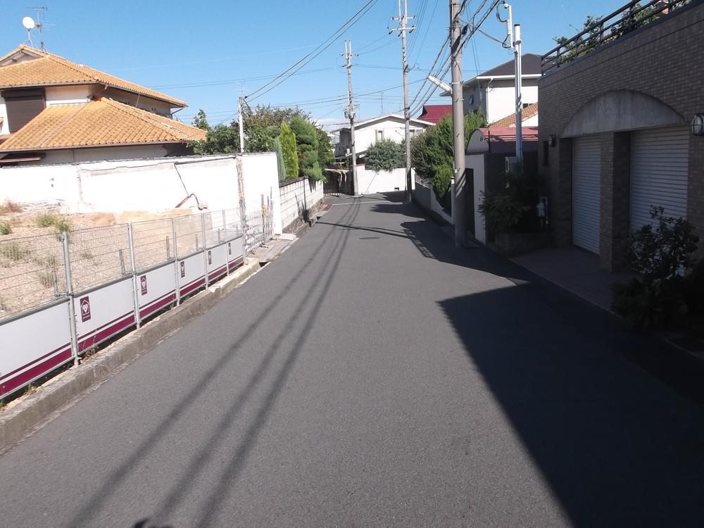 Local photos, including front road. Local (10 May 2013) Shooting