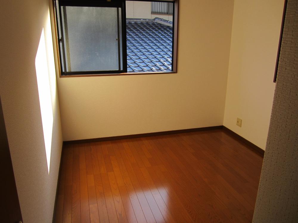 Non-living room. Indoor (11 May 2013) Shooting