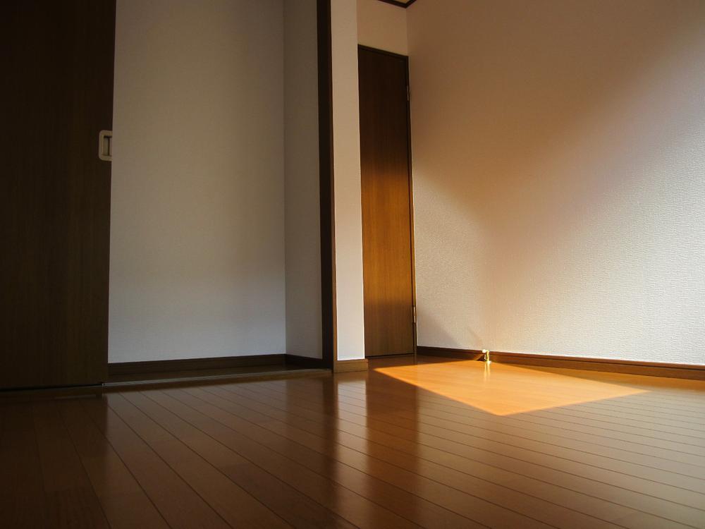 Non-living room. Indoor (11 May 2013) Shooting