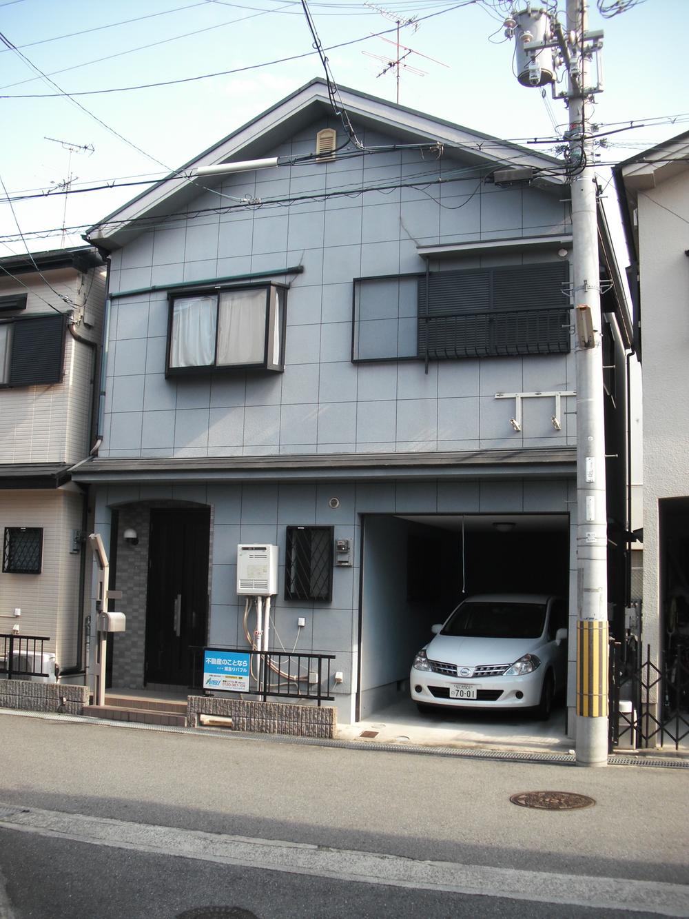 Local appearance photo. Local (11 May 2013) Shooting