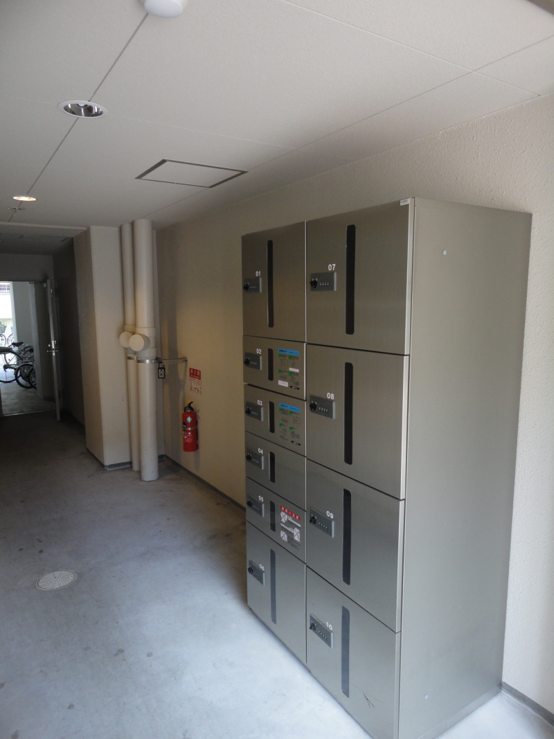 Other common areas. Convenient home delivery BOX! ! 