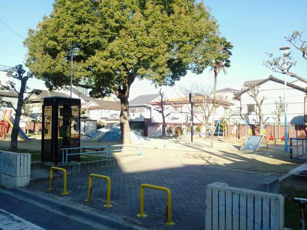 park. 66m to Bishoen park