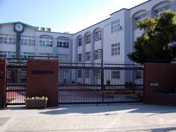 Junior high school. Fuminosato until junior high school 450m Fuminosato junior high school