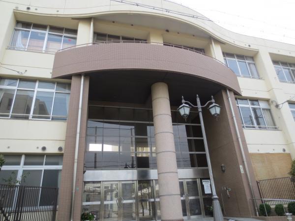 Junior high school. Hannan until junior high school 500m Hannan junior high school