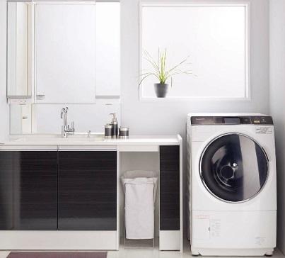 Wash basin, toilet. Wide wash basin