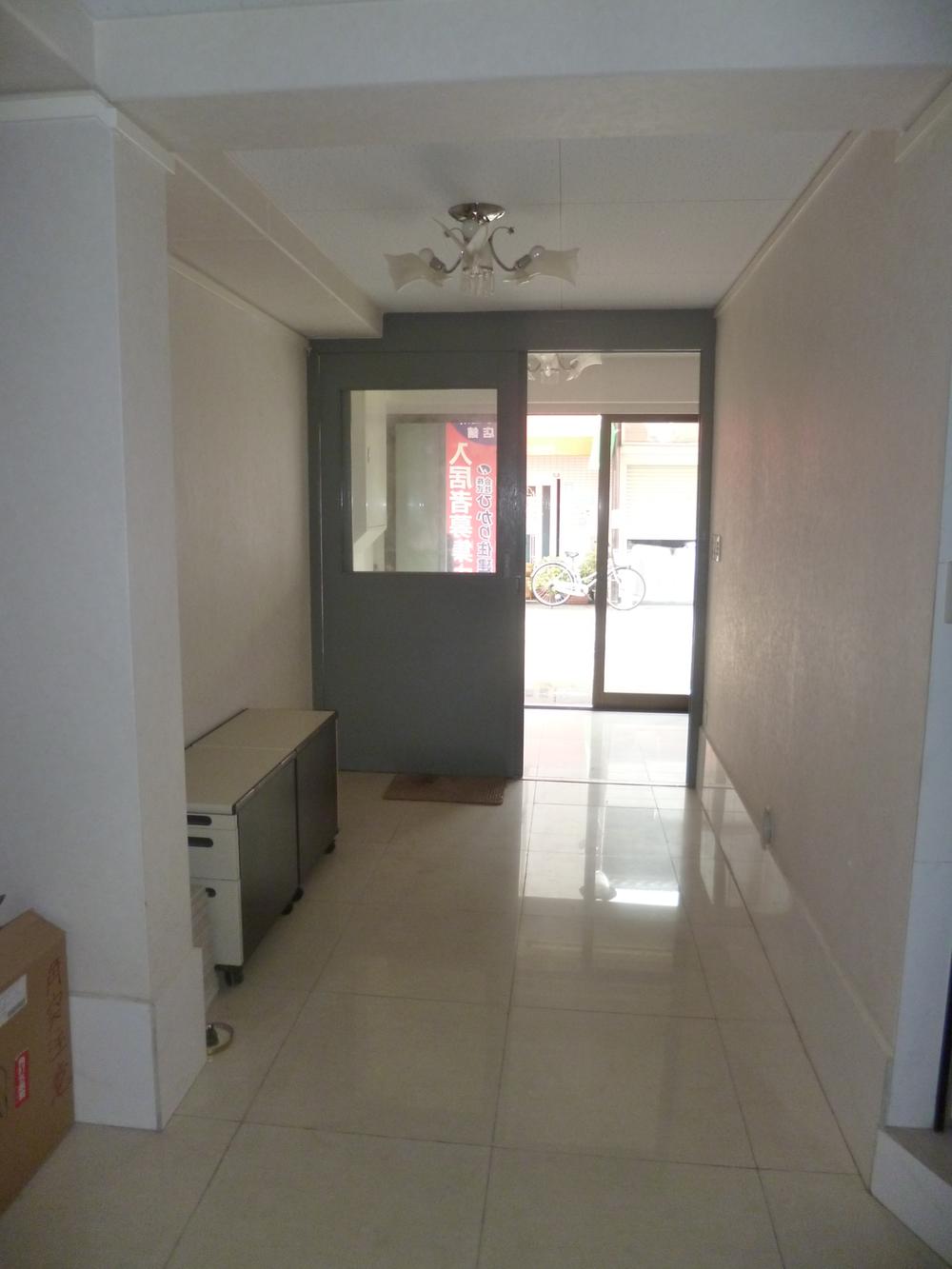 Same specifications photos (living)