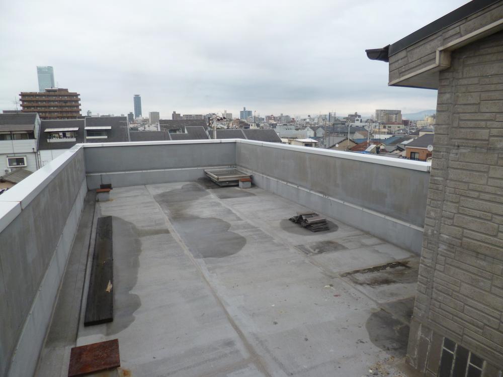 View photos from the dwelling unit. View from the site (August 2013) Shooting