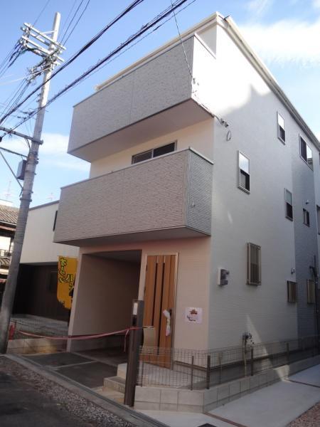 Local appearance photo. Stylish appearance