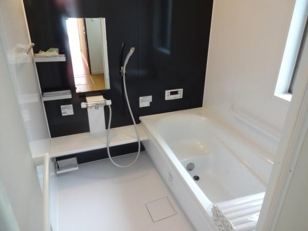 Bathroom. Breadth Hitotsubo size